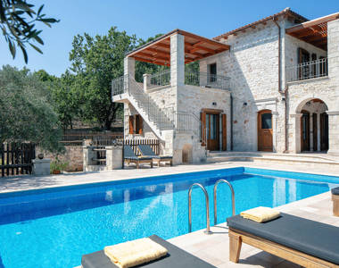 Vederi Estate Villa Melpomeni pool and villa exterior